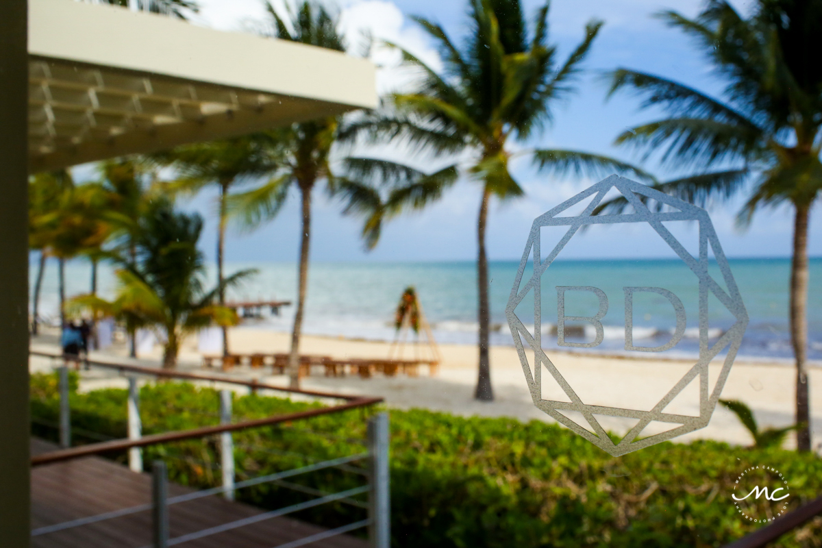 Beach destination wedding at Blue Diamond Riviera Maya in Mexico. Martina Campolo Photography