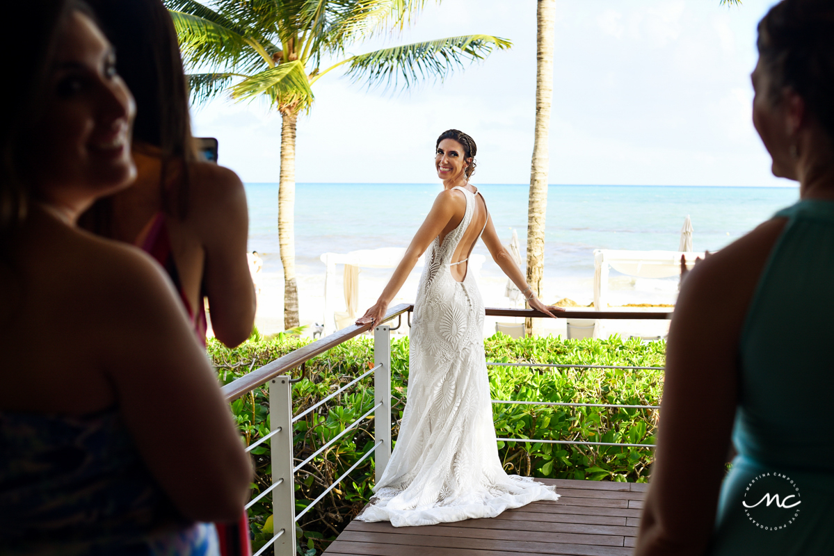 Destination bride getting ready at Blue Diamond Luxury Boutique Hotel, Mexico. Martina Campolo Photography