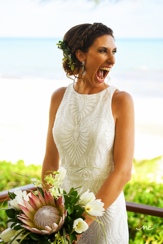 Beach bride portraits at Blue Diamond Riviera Maya, Mexico. Martina Campolo Photography