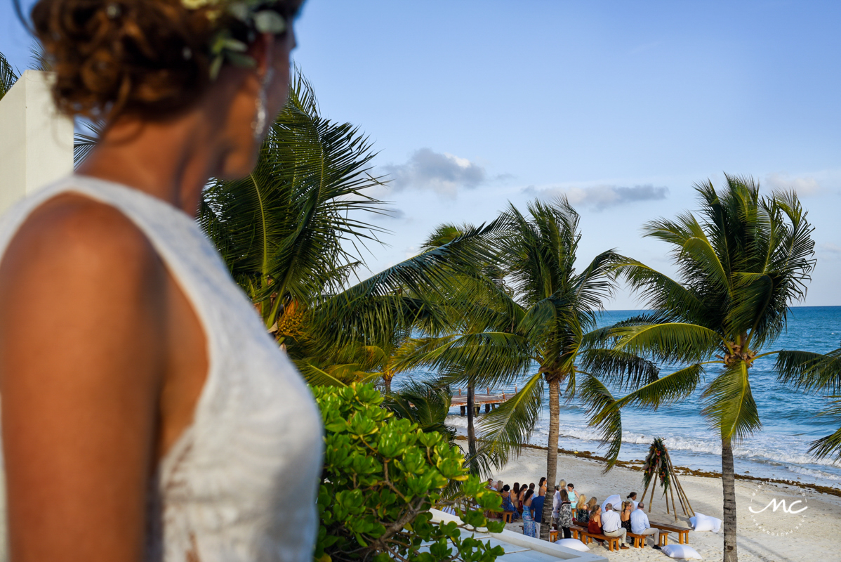 Beach destination wedding at Blue Diamond Luxury Boutique Hotel in Mexico. Martina Campolo Photography