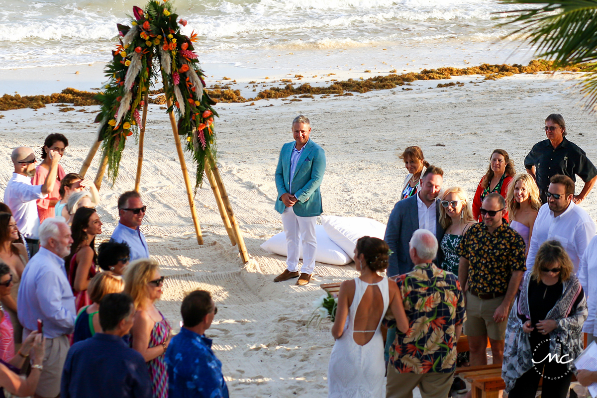 Beach destination wedding at Blue Diamond Luxury Boutique Hotel in Mexico. Martina Campolo Photography