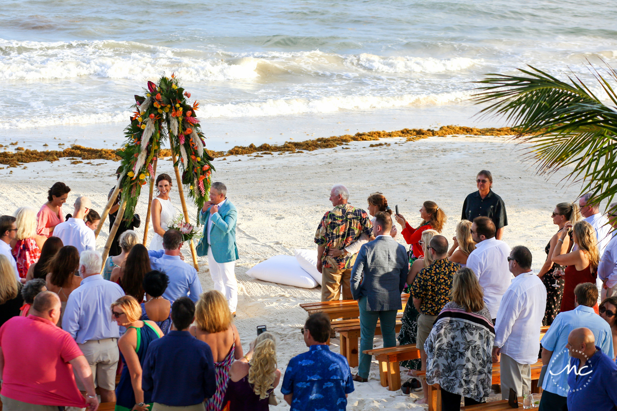 Beach destination wedding at Blue Diamond Luxury Boutique Hotel in Mexico. Martina Campolo Photography