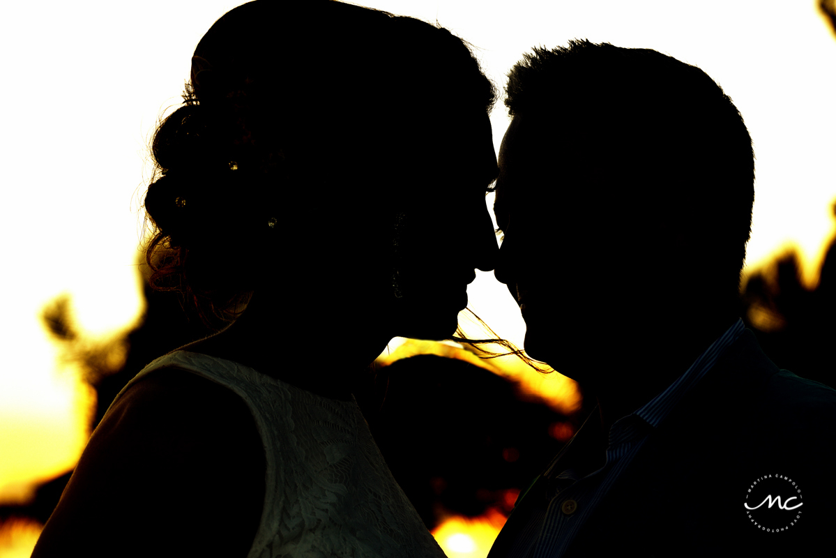 Bride and groom silhouttes at Blue Diamond Riviera Maya, Mexico. Martina Campolo Photography