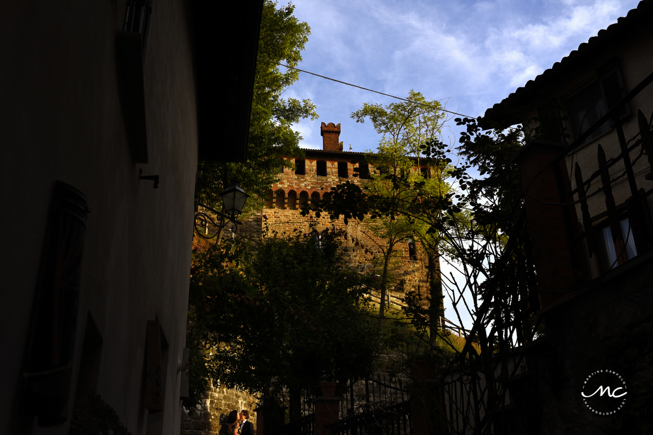 Castello di Trisobbio Engagement in Italy. Martina Campolo Photography