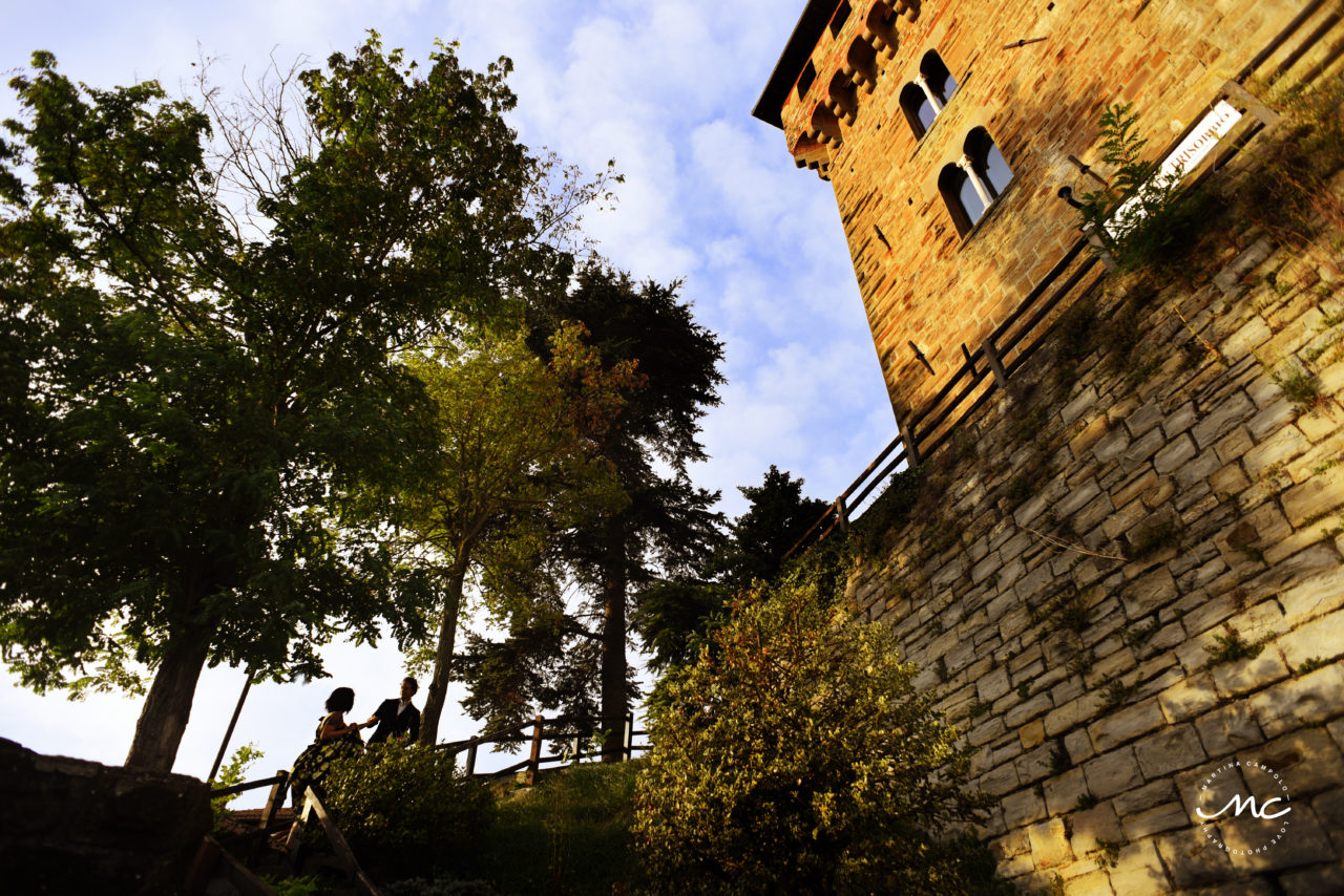 Castello di Trisobbio Engagement Session in Italy. Martina Campolo Photography