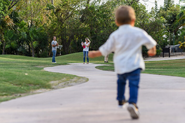 Casual Playacar Family Portraits in Playa del Carmen, Mexico by Martina Campolo Photography