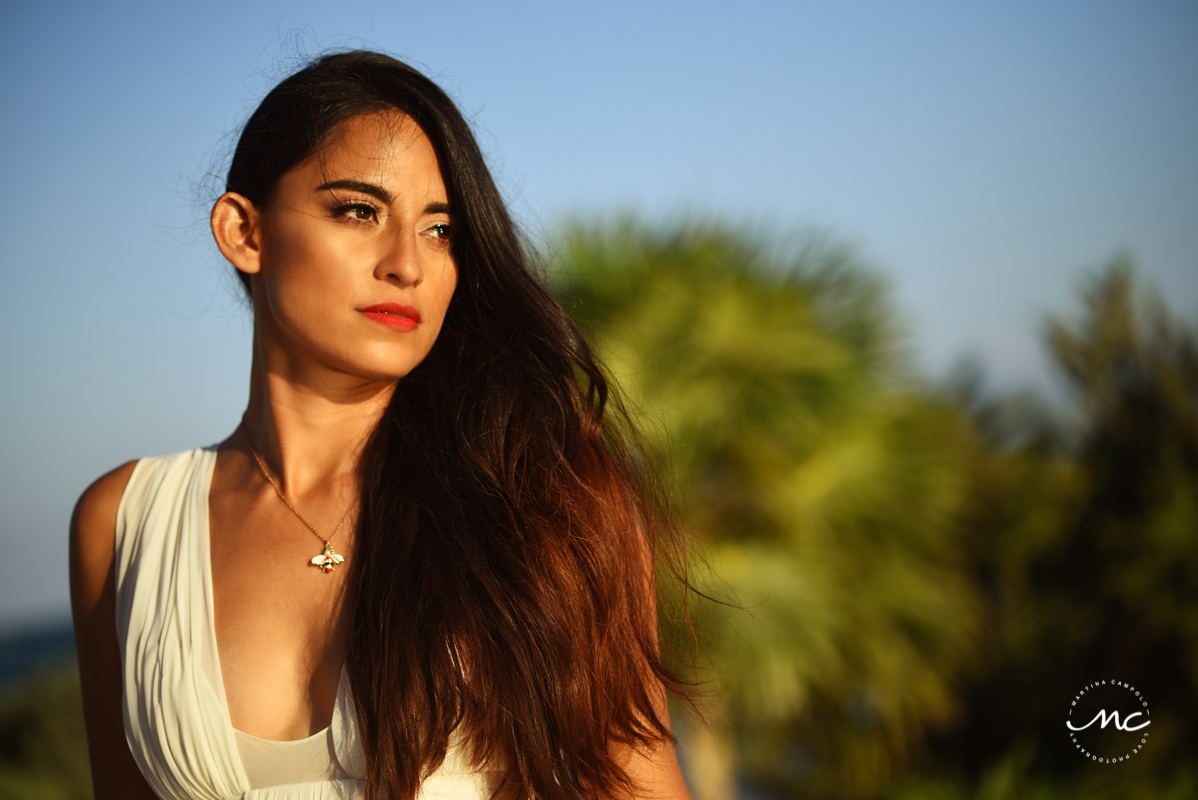 Gorgeous beach bride portraits at Chable Maroma, Mexico. Martina Campolo Photography