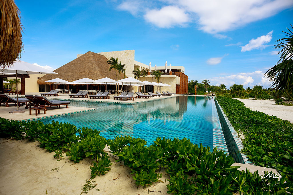 Infinity pool at the new Chable Maroma, Riviera Maya, Mexico. Martina Campolo Commercial Photography