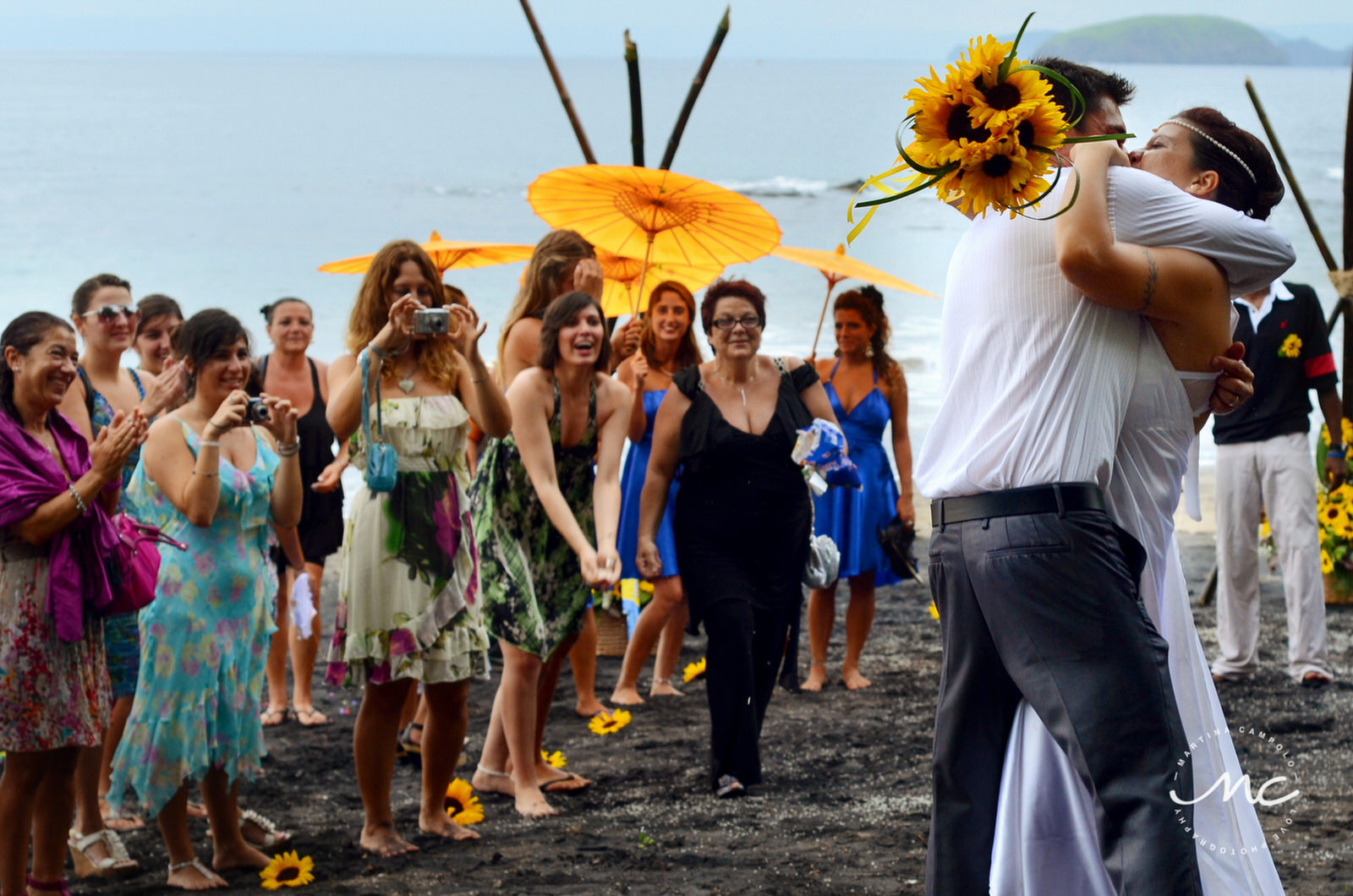 Costa Rica Destination Wedding. Playa Hermosa, Guanacaste. Martina Campolo Photography