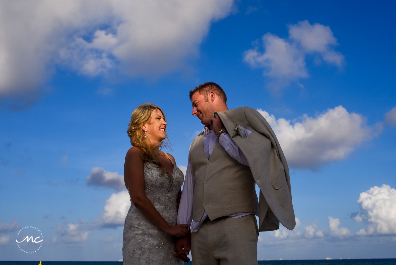 Bride and groom photos at The Royal Playa del Carmen, Mexico. Martina Campolo Photography