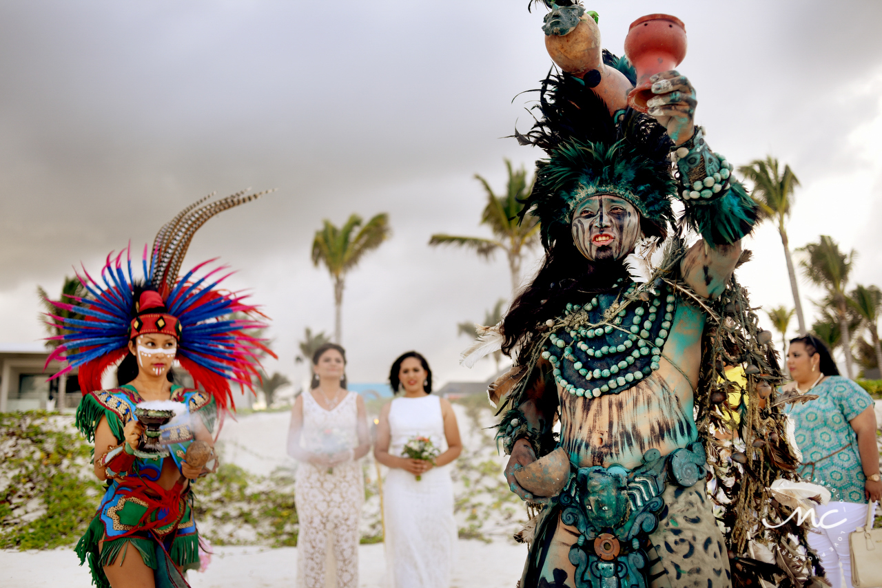 Mayan beach wedding at Andaz Mayakoba, Riviera Maya, MX. Martina Campolo Photography