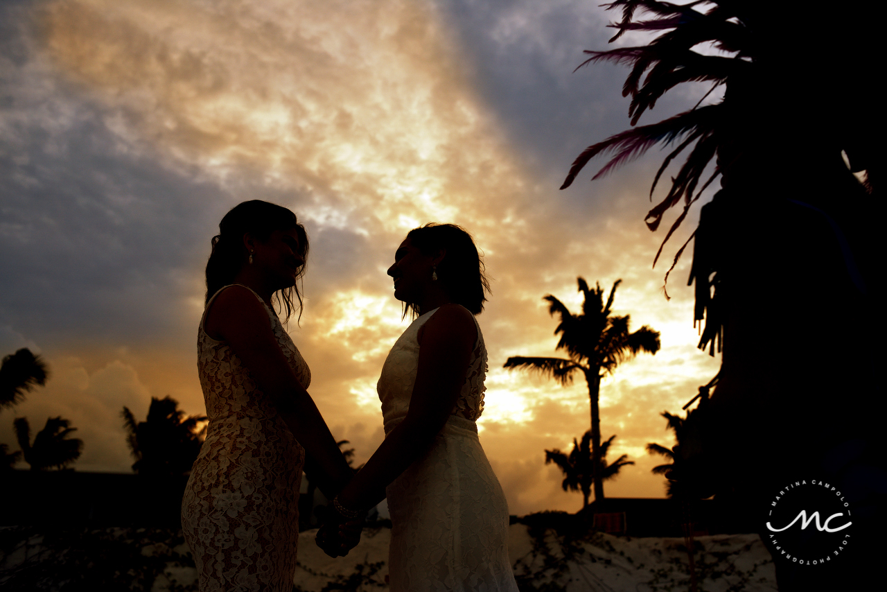 Brides silhouettes. Andaz Mayakoba Wedding Photography by Martina Campolo