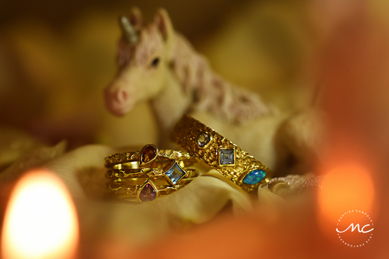 Vintage gold wedding rings. Puerto Aventuras Wedding by Martina Campolo Photography