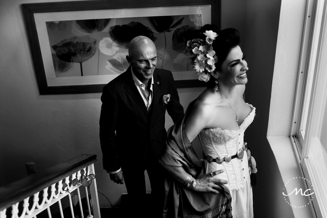 Sol and David's First Look. Puerto Aventuras Wedding by Martina Campolo Photography