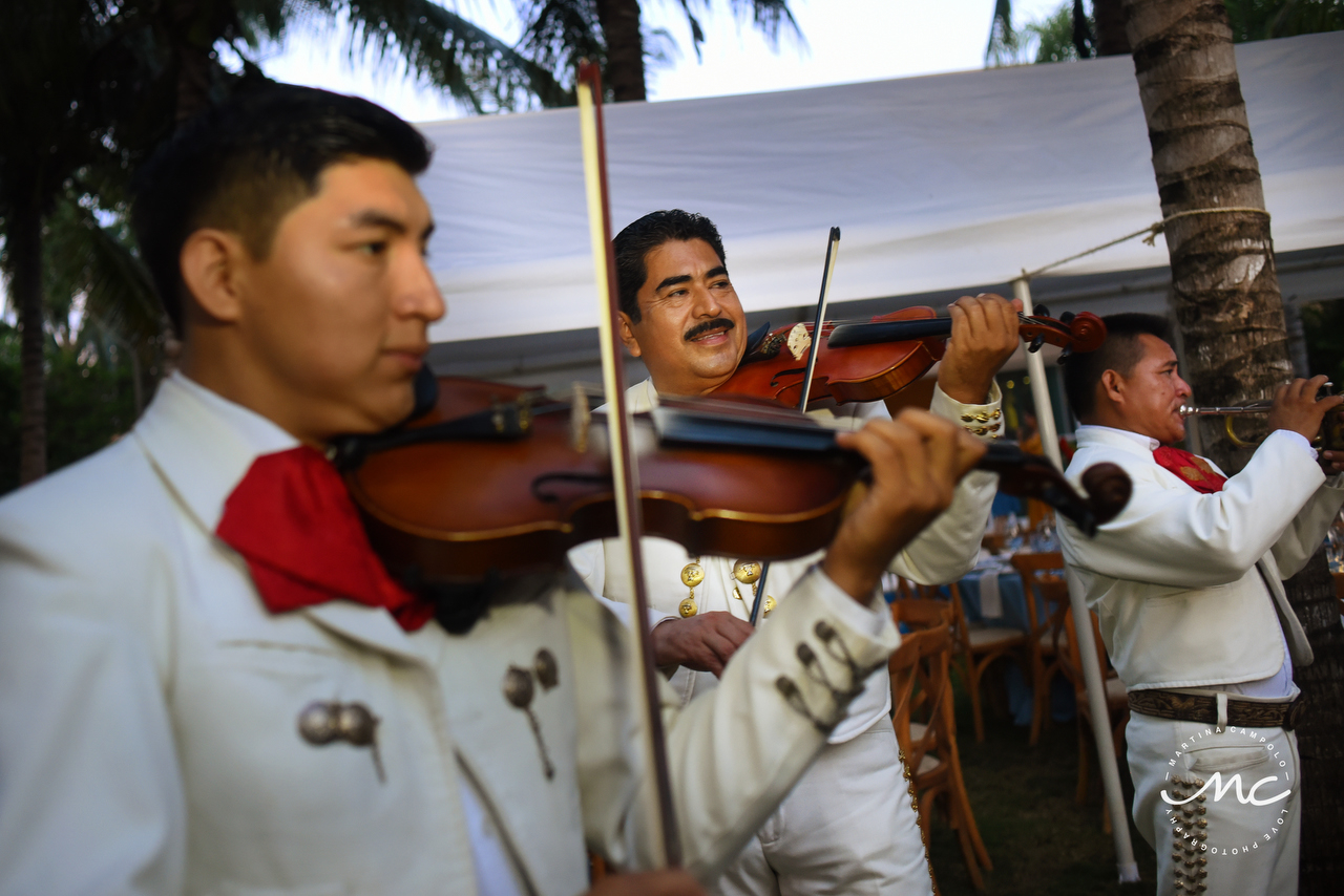 Mariachi at Puerto Aventuras Villa Wedding in Mexico. Martina Campolo Photography