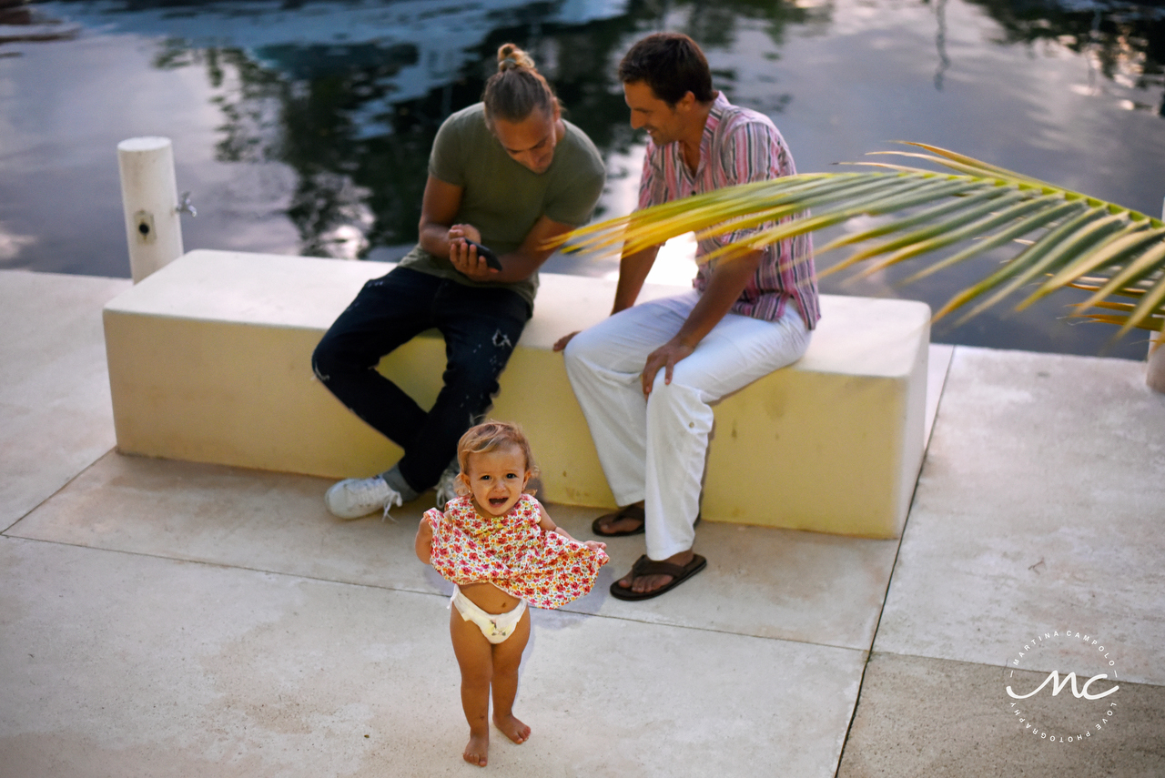 Cute little girl at Puerto Aventuras Destination Wedding. Martina Campolo Photography