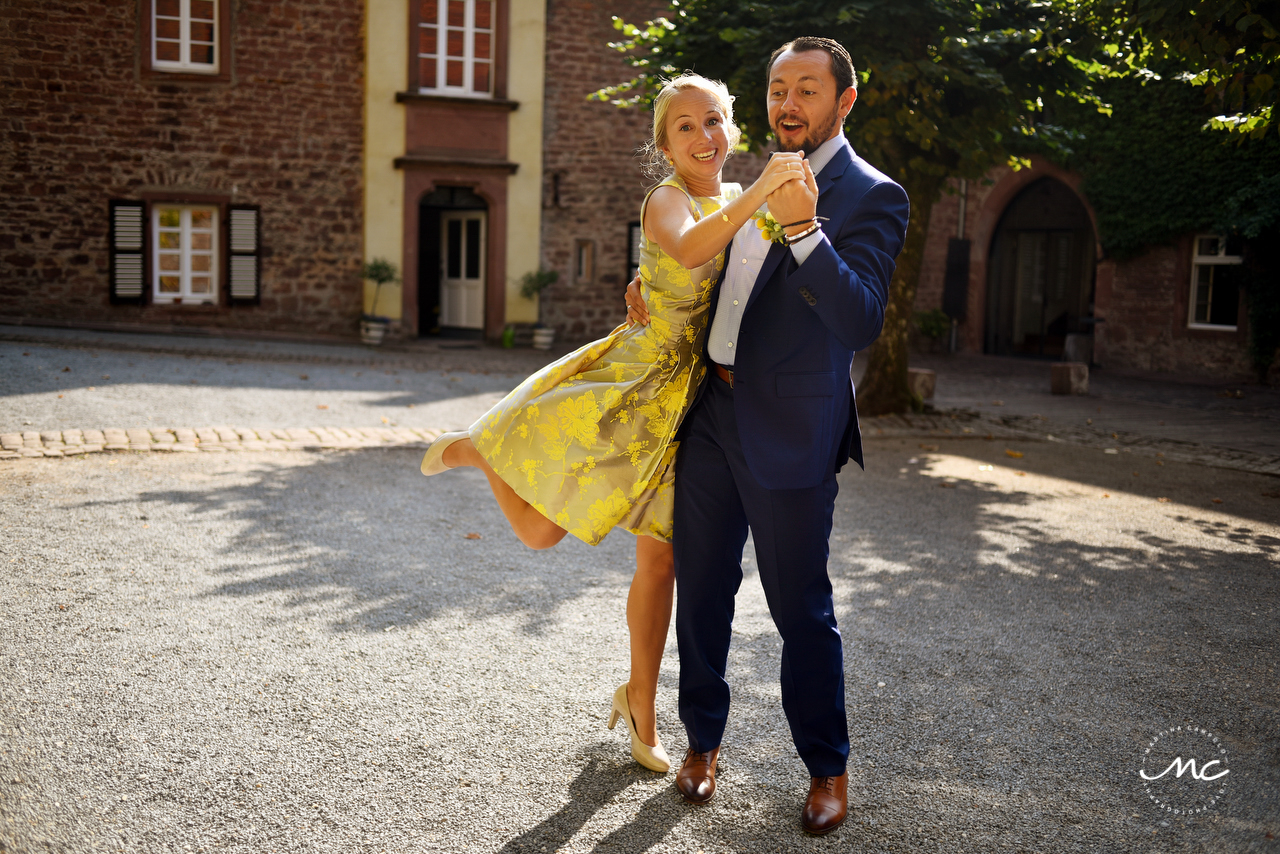 Bride in yellow wedding dress and groom portraits. Heidelberg Wedding in Germany. Martina Campolo Photography