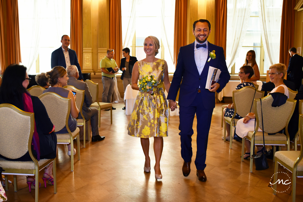 Husband and wife exit. Heidelberg Castle Wedding in Germany. Martina Campolo Photography