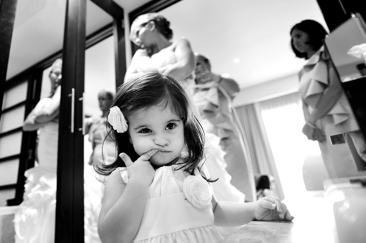 Kids at weddings by Martina Campolo Photographer
