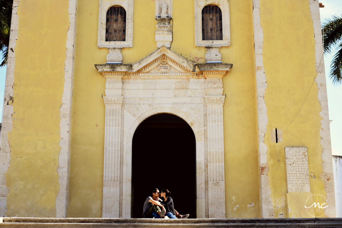 Colorful engagement session in Merida, Yucatan Mexico. Martina Campolo Photography