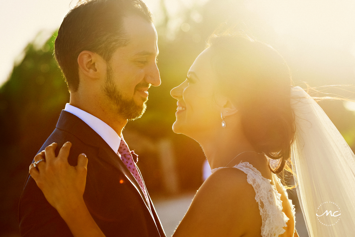 Bride and groom sunset portraits at Blue Venado Beach Club, Mexico. Martina Campolo Photography