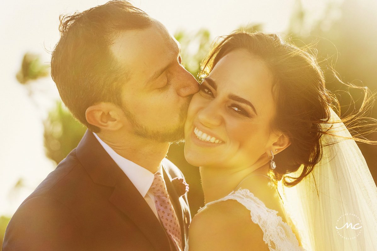 Bride and groom sunset portraits. Blue Venado Wedding in Mexico. Martina Campolo Photography