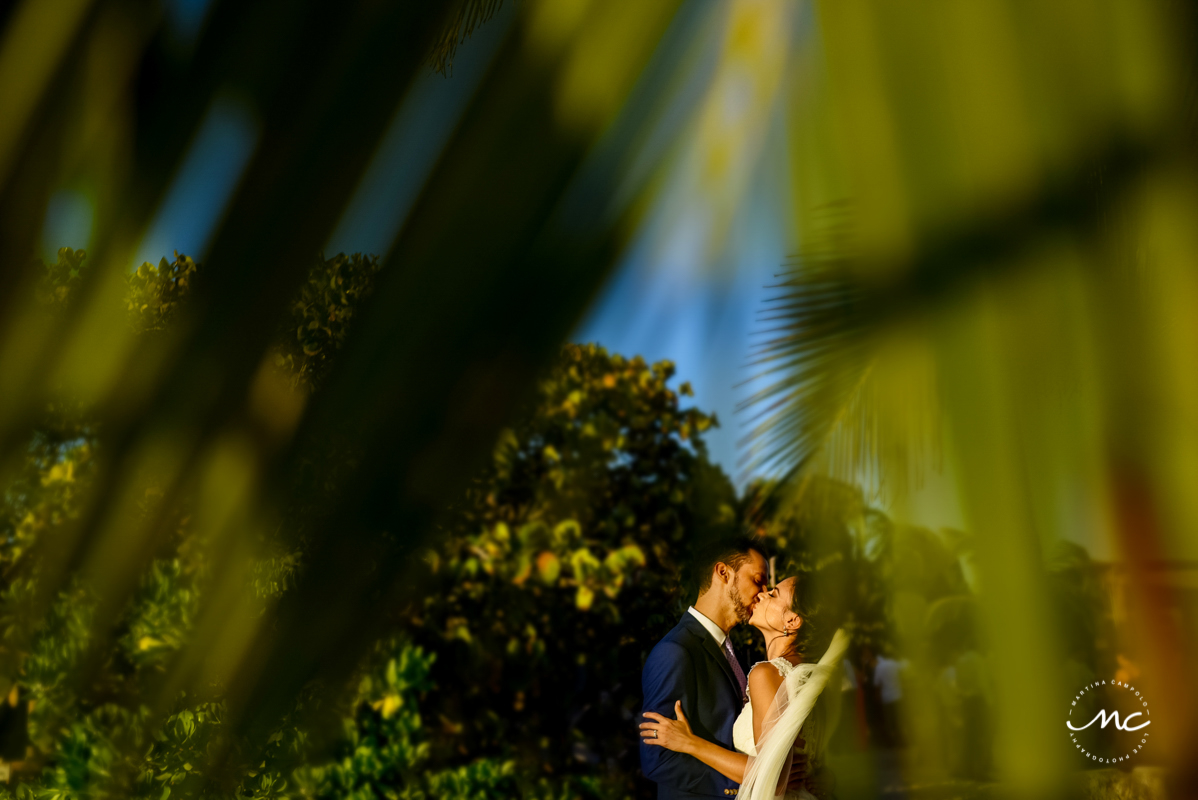 Destination bride and groom portraits. Playa del Carmen Wedding in Mexico. Martina Campolo Photography