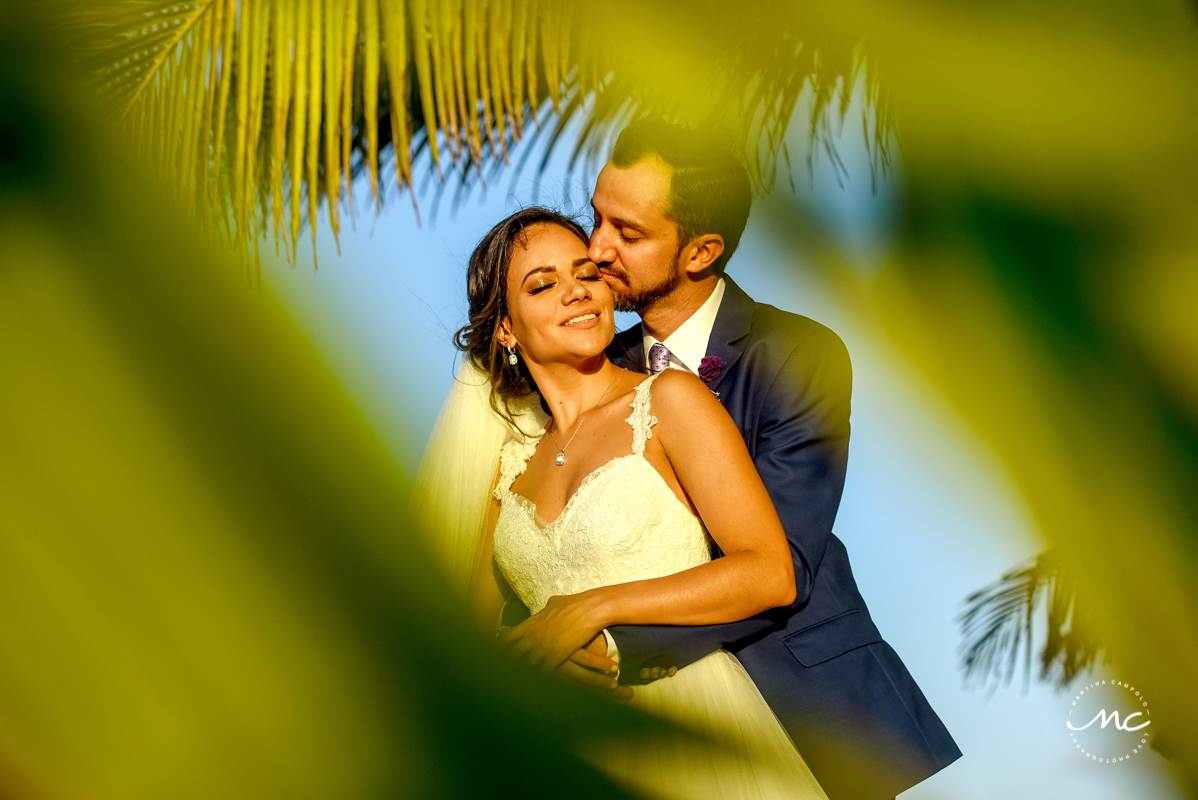 Bride and groom beach portraits at Blue Venado Wedding in Mexico. Martina Campolo Photography