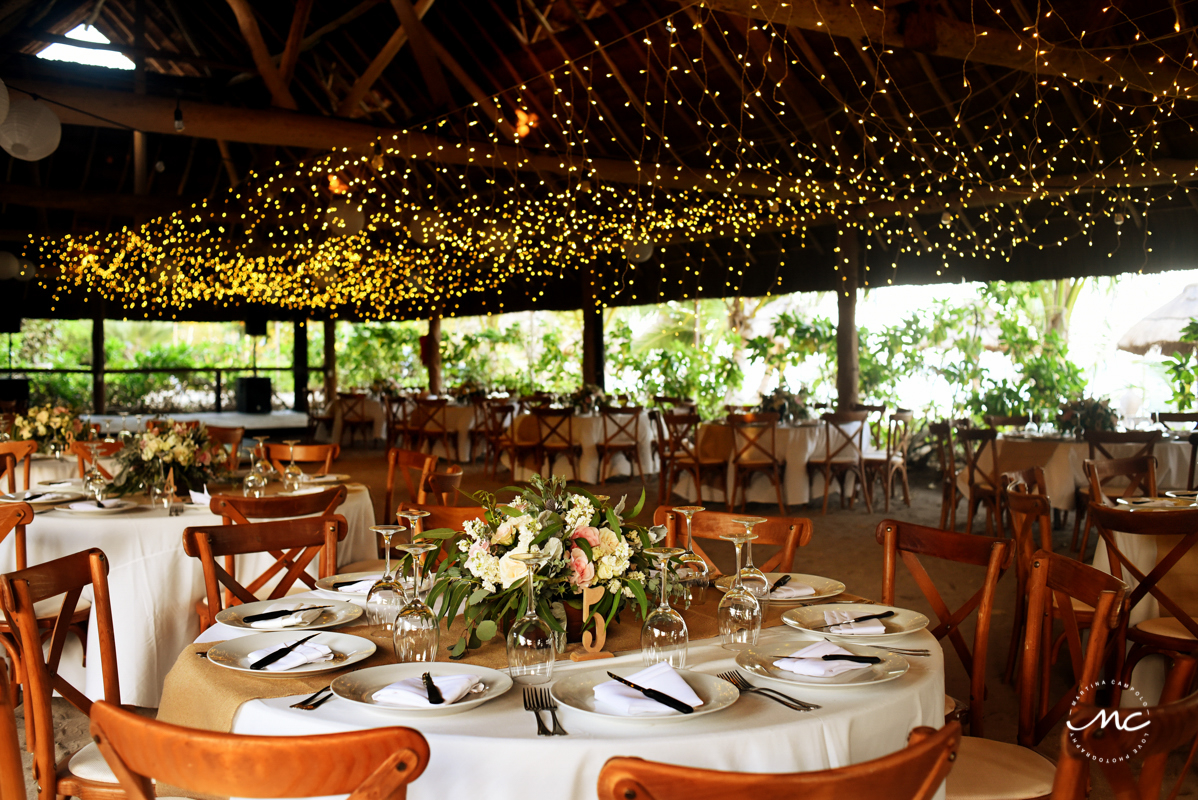 Rustic wedding reception at Blue Venado Beach, Playa del Carmen, Mexico. Martina Campolo Photography