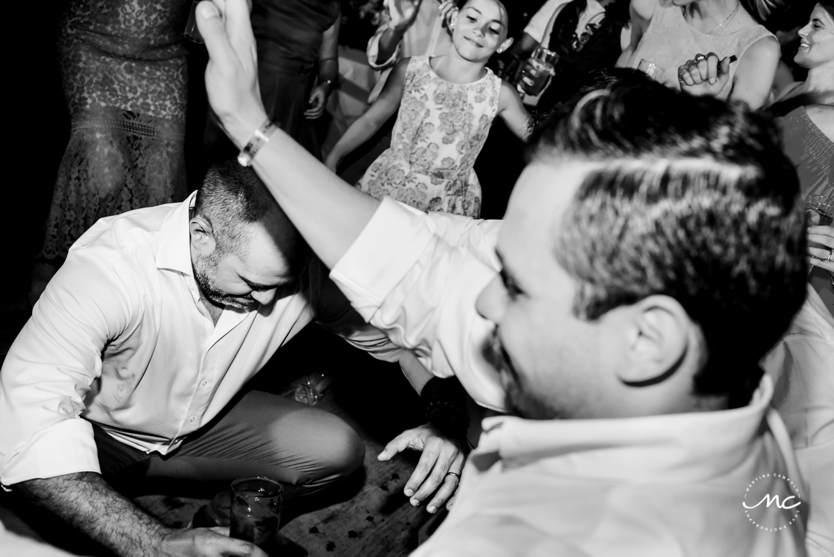 Wedding guests dance at Blue Venado Wedding in Mexico. Martina Campolo Photography