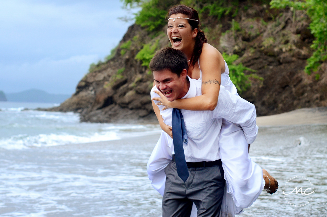 Bride and groom beach portraits in Guanacaste, Costa Rica. Martina Campolo Photography