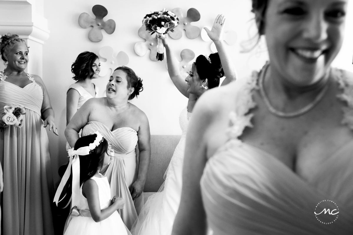 Bride and bridesmaids at Now Sapphire Riviera Cancun, Mexico. Martina Campolo Photography