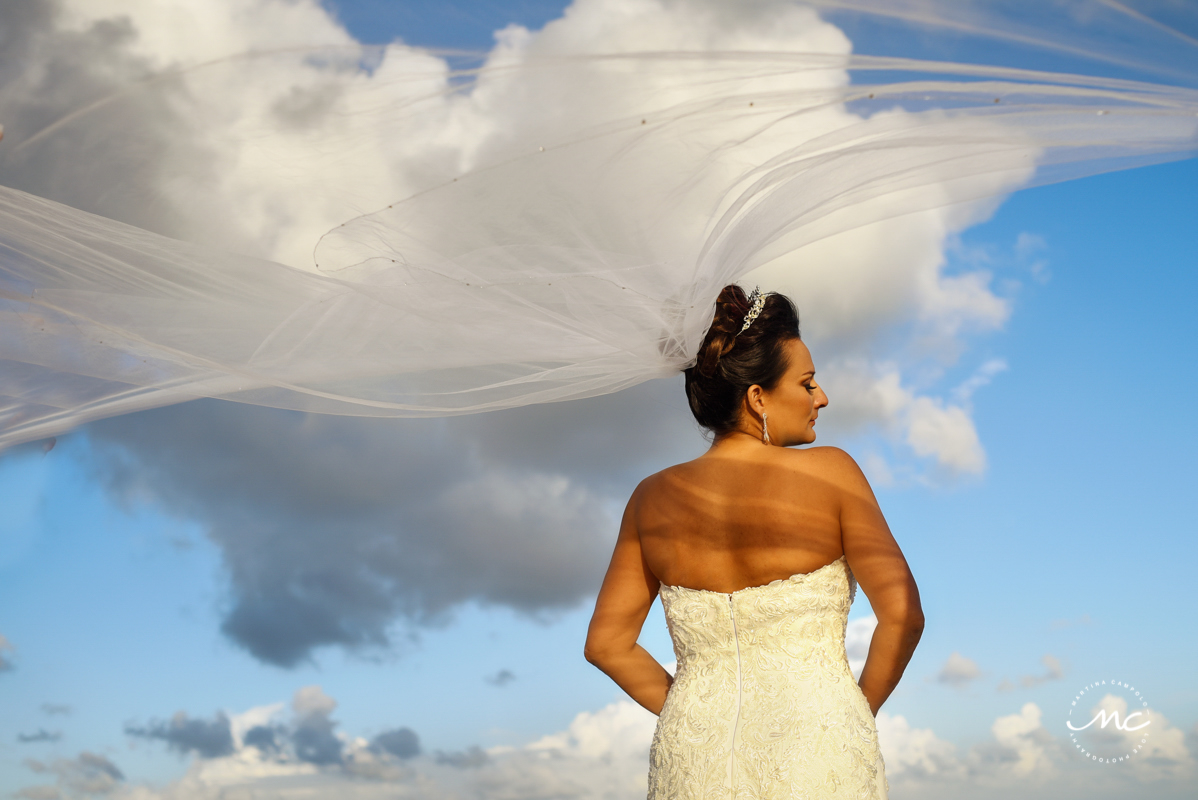 Bride veil portraits by Martina Campolo Now Sapphire Riviera Cancun Wedding Photographer