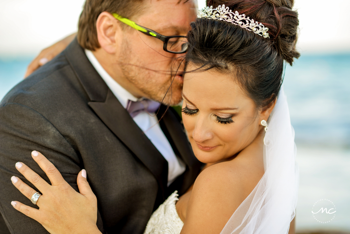 Bride and groom sweet portraits at Now Sapphire Riviera Cancun, Mexico. Martina Campolo Photography