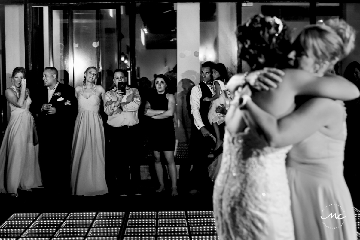 Black and white wedding reception photo at Now Sapphire, Mexico. Martina Campolo Photography
