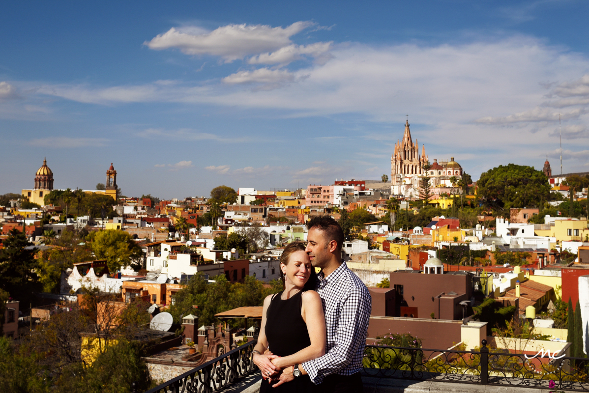 Couples portraits at Rosewood San Miguel de Allende Rooftop. Martina Campolo Photography