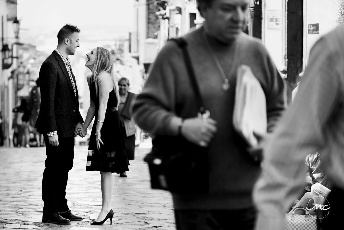 Black and white San Miguel de Allende engagement session. Martina Campolo Photography