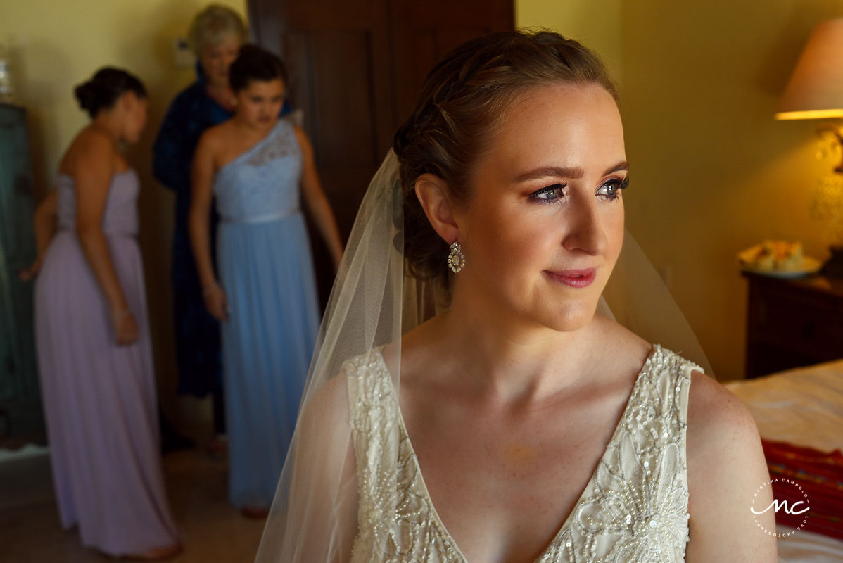 Destination bride portrait with natural light at Hacienda del Mar, Riviera Maya, Mexico. Martina Campolo Photography