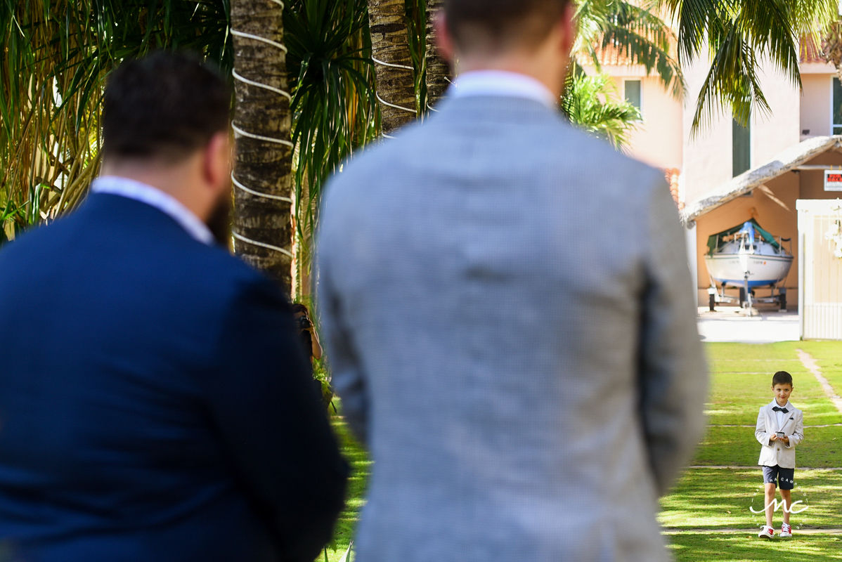 Ring bearer entrance. Hacienda del Mar destination wedding in Mexico by Martina Campolo Photography