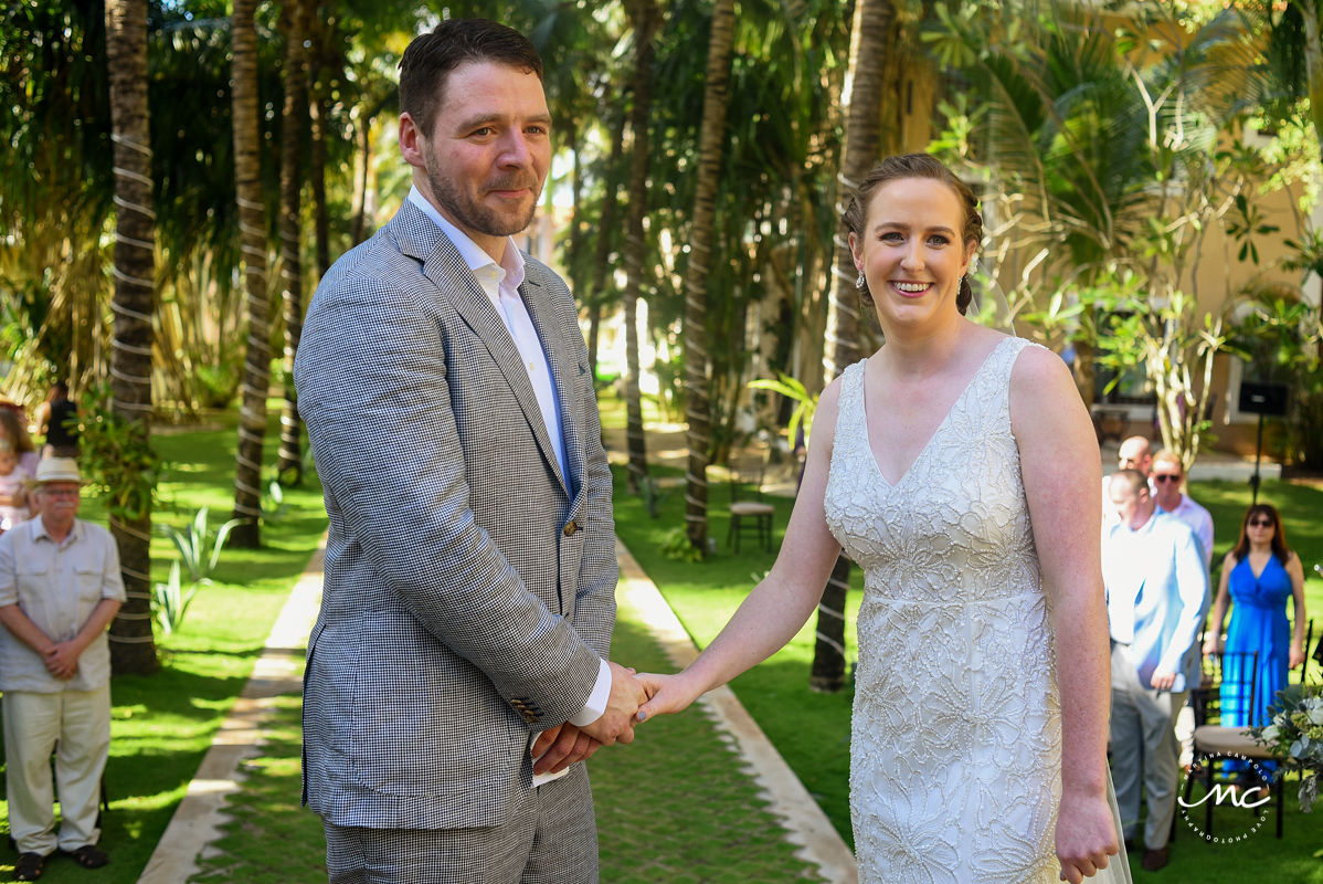 Wedding ceremony moment at Hacienda del Mar, Riviera Maya, Mexico. Martina Campolo Photography