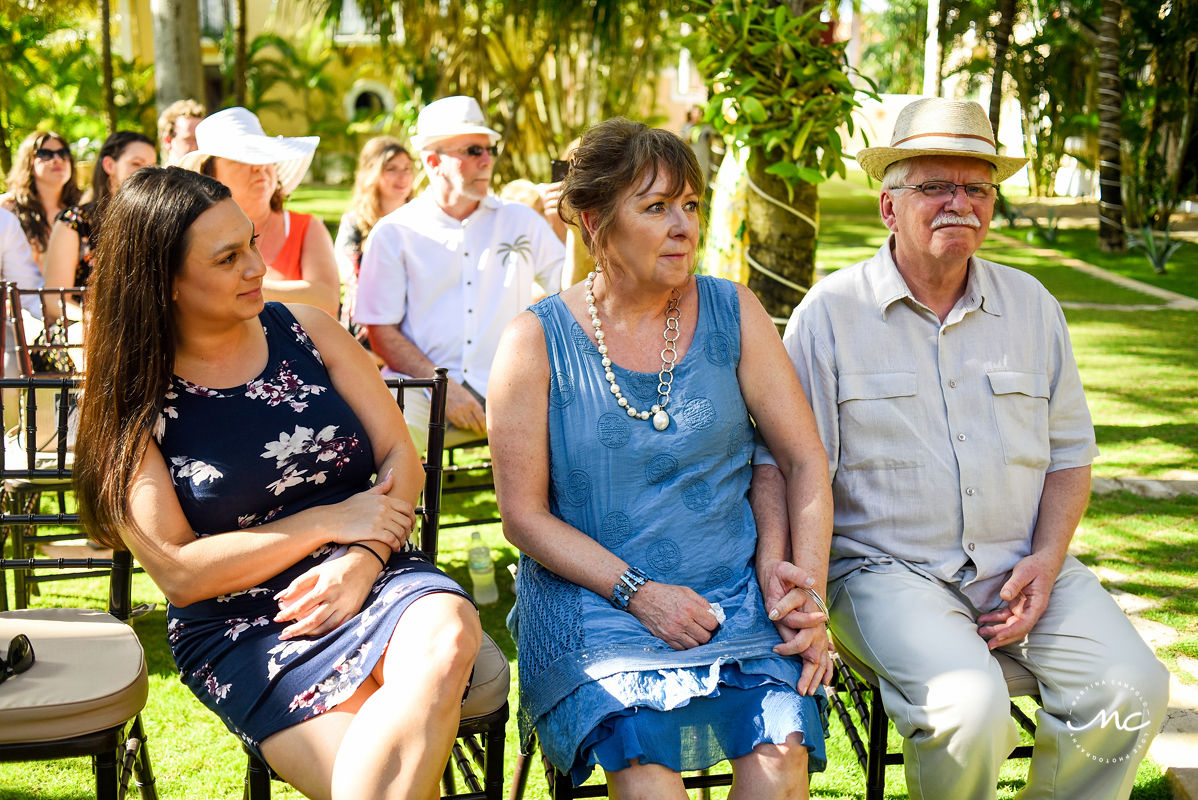 Wedding guests at Hacienda del Mar, Puerto Aventuras, Mexico. Martina Campolo Photography