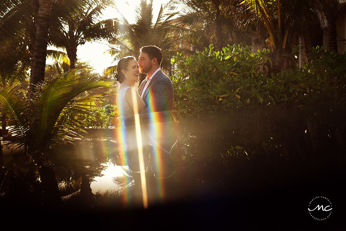 Bride and groom portraits with natural light at Hacienda del Mar, Puerto Aventuras, Mexico. Martina Campolo Photography