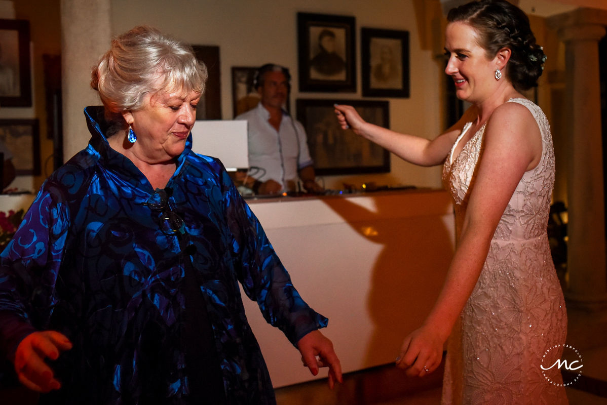 Mother of the bride and daughter dance at Hacienda del Mar Wedding reception in Mexico. Martina Campolo Photography