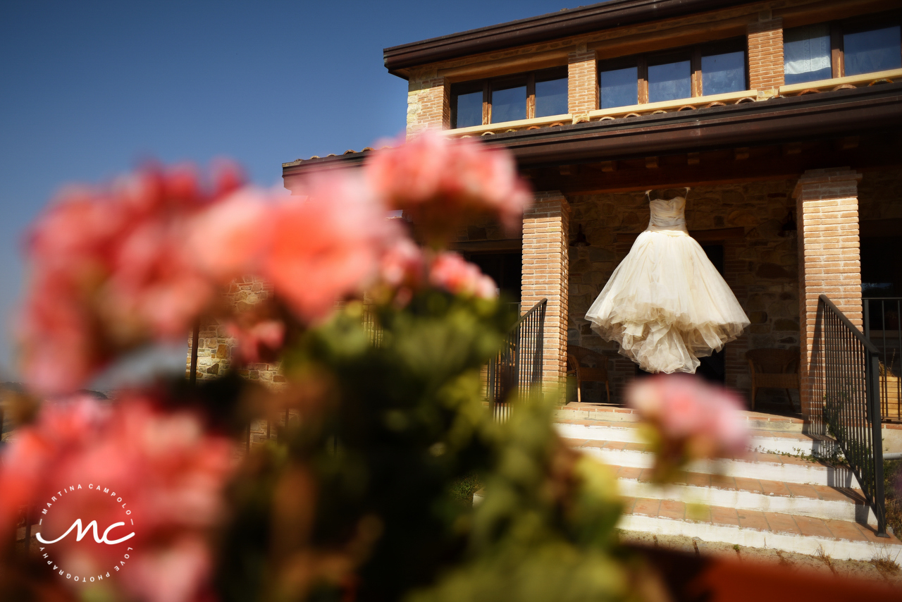 Countryside San Leo Wedding. Martina Campolo Italian Wedding Photographer