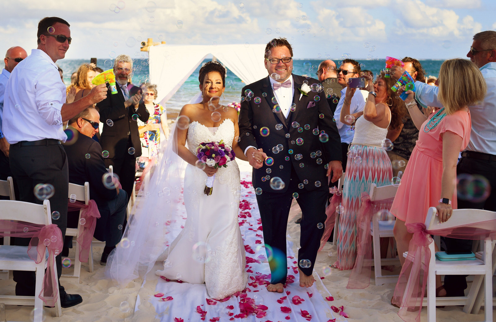 Bride and groom sunset portraits on infinity dance floor. Now Sapphire wedding by Martina Campolo Photography